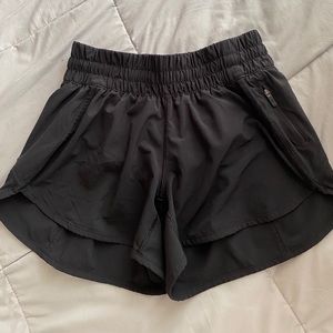 Lululemon Tracker Short V *4”
